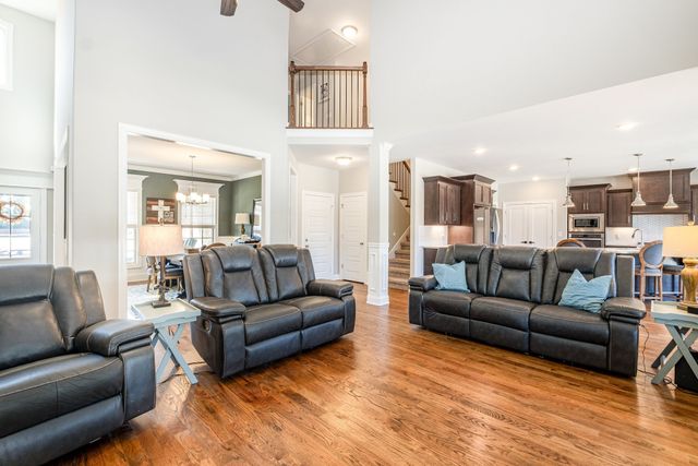 2303 Lionheart Dr, Murfreesboro, TN 37130