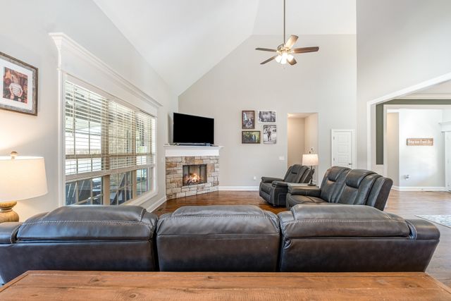 2303 Lionheart Dr, Murfreesboro, TN 37130