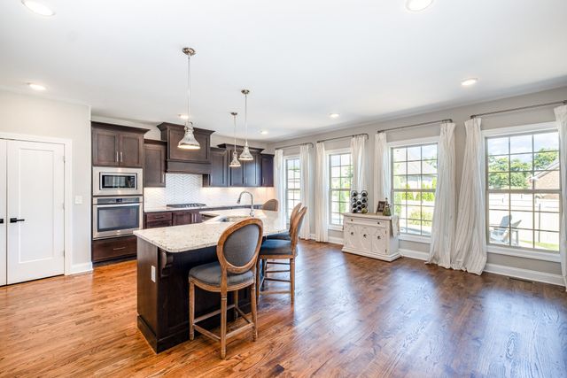 2303 Lionheart Dr, Murfreesboro, TN 37130