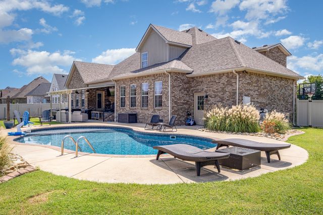 2303 Lionheart Dr, Murfreesboro, TN 37130