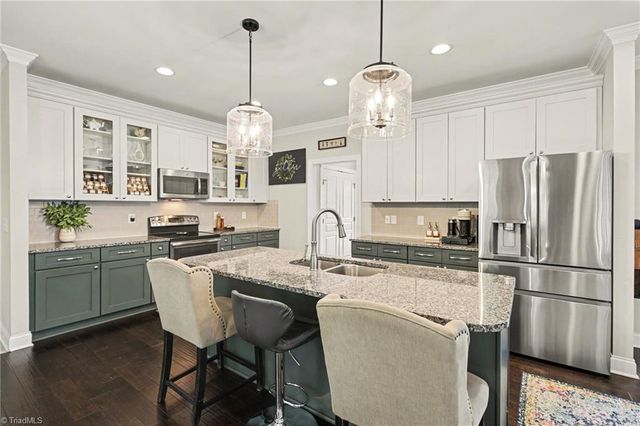 199 Meadowfield Run, Clemmons, NC 27012