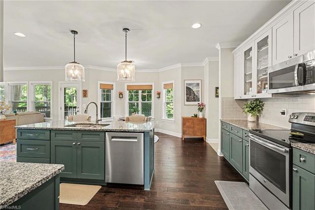 199 Meadowfield Run, Clemmons, NC 27012