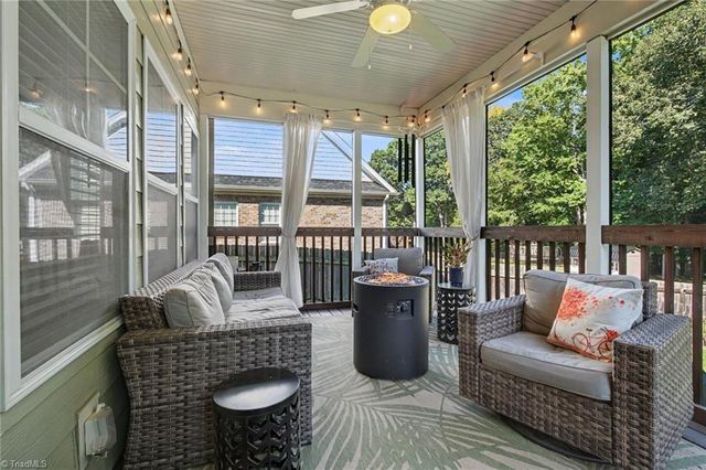 199 Meadowfield Run, Clemmons, NC 27012