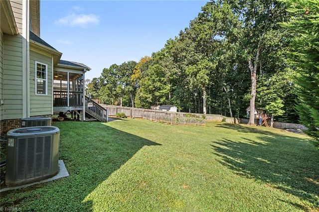 199 Meadowfield Run, Clemmons, NC 27012