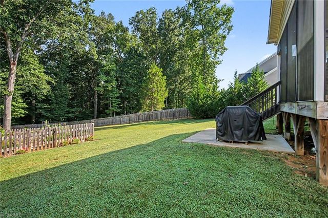 199 Meadowfield Run, Clemmons, NC 27012