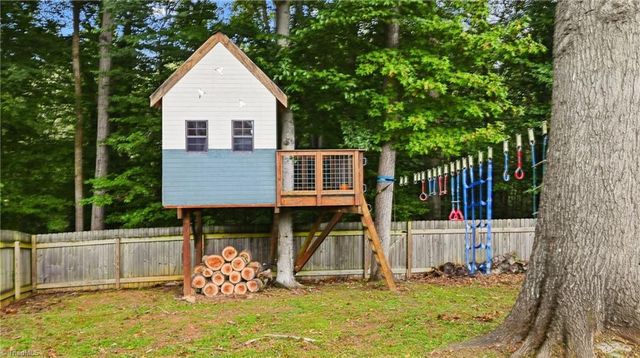 199 Meadowfield Run, Clemmons, NC 27012