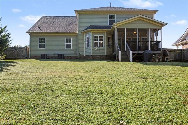 199 Meadowfield Run, Clemmons, NC 27012