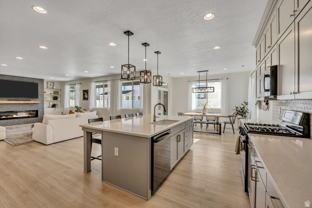 3263 S LINCOLN LN, Syracuse, UT 84075