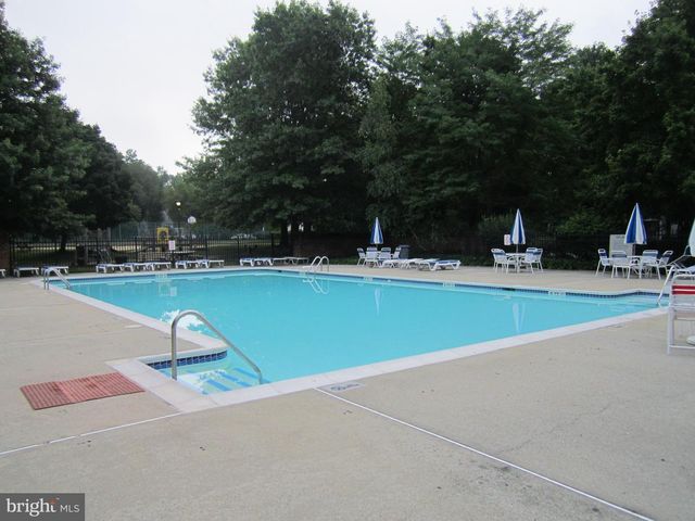 92 VERSAILLES CT, Hamilton, NJ 08619