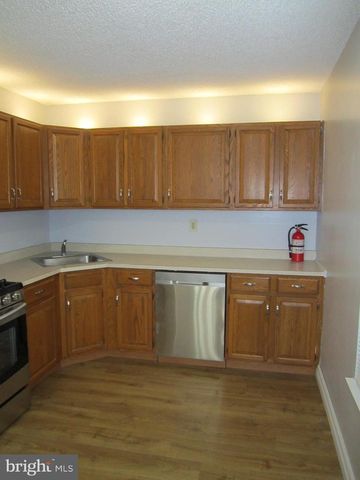 92 VERSAILLES CT, Hamilton, NJ 08619