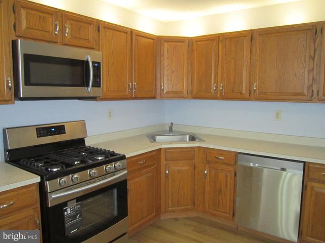 92 VERSAILLES CT, Hamilton, NJ 08619