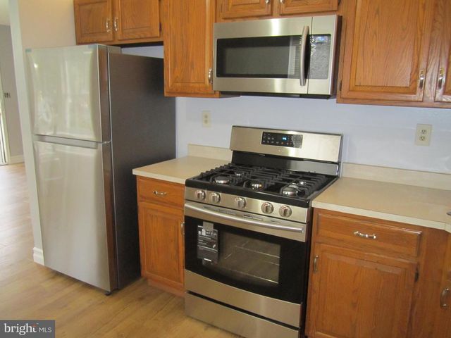 92 VERSAILLES CT, Hamilton, NJ 08619