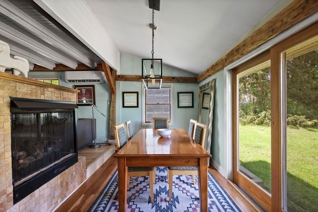 9 Castle Hill Rd, Stockbridge, MA 01262