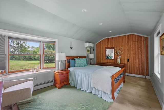 9 Castle Hill Rd, Stockbridge, MA 01262