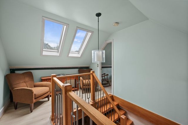 9 Castle Hill Rd, Stockbridge, MA 01262