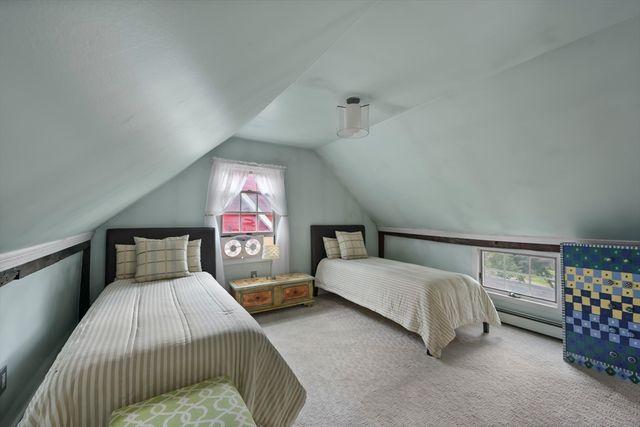 9 Castle Hill Rd, Stockbridge, MA 01262