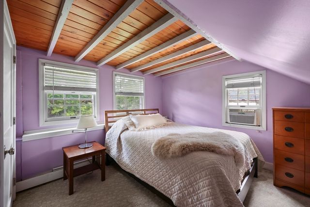 9 Castle Hill Rd, Stockbridge, MA 01262