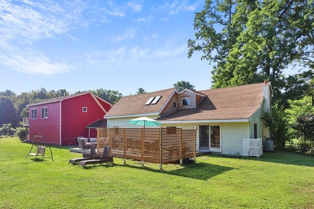 9 Castle Hill Rd, Stockbridge, MA 01262