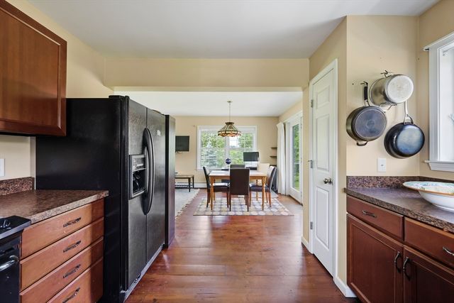 9 Castle Hill Rd, Stockbridge, MA 01262