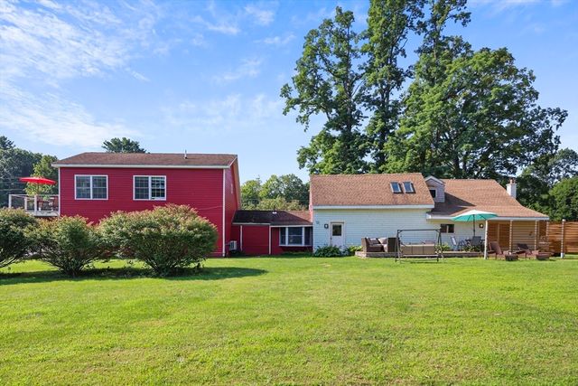 9 Castle Hill Rd, Stockbridge, MA 01262