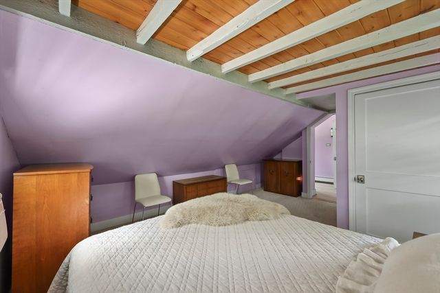 9 Castle Hill Rd, Stockbridge, MA 01262