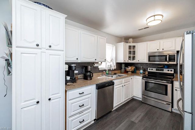 3940 Starboard RD, Chesapeake, VA 23321