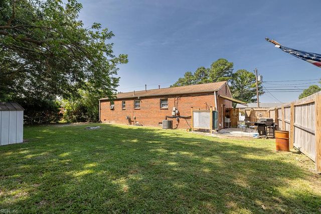 3940 Starboard RD, Chesapeake, VA 23321
