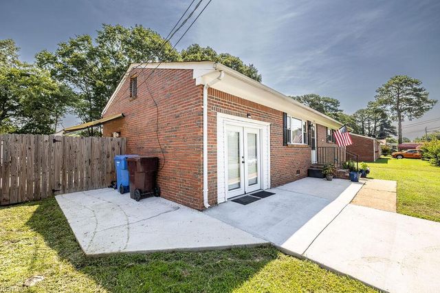3940 Starboard RD, Chesapeake, VA 23321