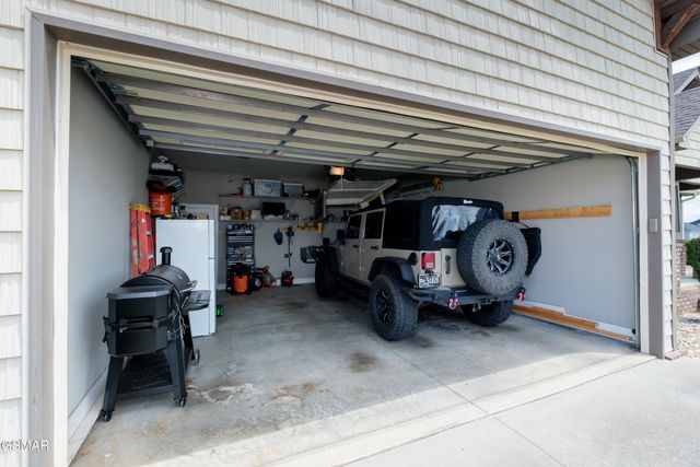 2899 Alden Glenn Court, Sevierville, TN 37876