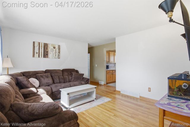 6350 Glastonbury Street, Westland, MI 48185