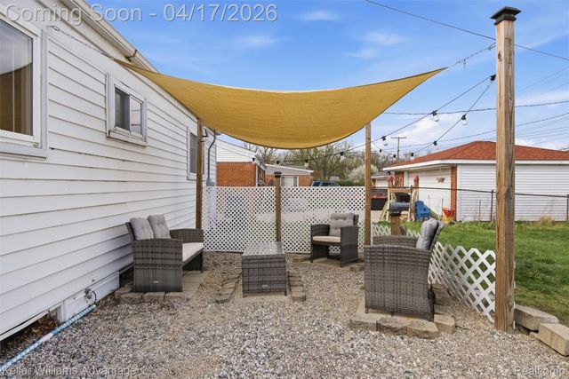 6350 Glastonbury Street, Westland, MI 48185