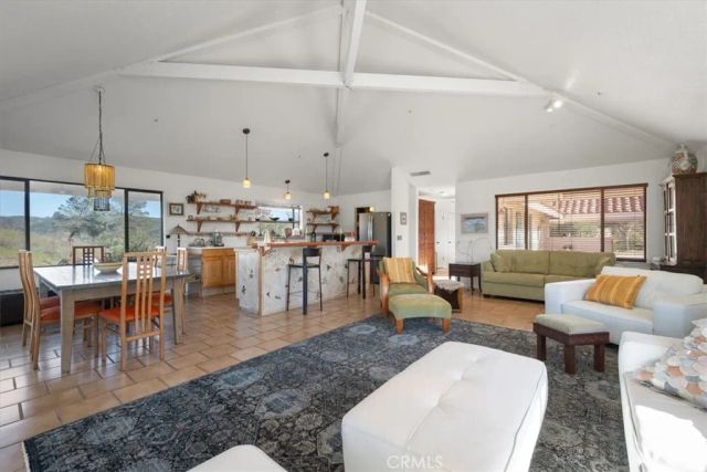 9750 Random Canyon Way, Creston, CA 93432