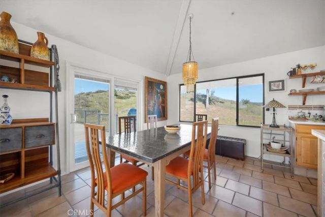 9750 Random Canyon Way, Creston, CA 93432