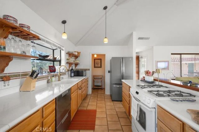 9750 Random Canyon Way, Creston, CA 93432