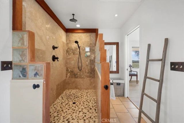 9750 Random Canyon Way, Creston, CA 93432