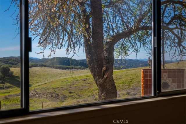 9750 Random Canyon Way, Creston, CA 93432