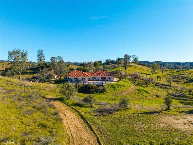 9750 Random Canyon Way, Creston, CA 93432