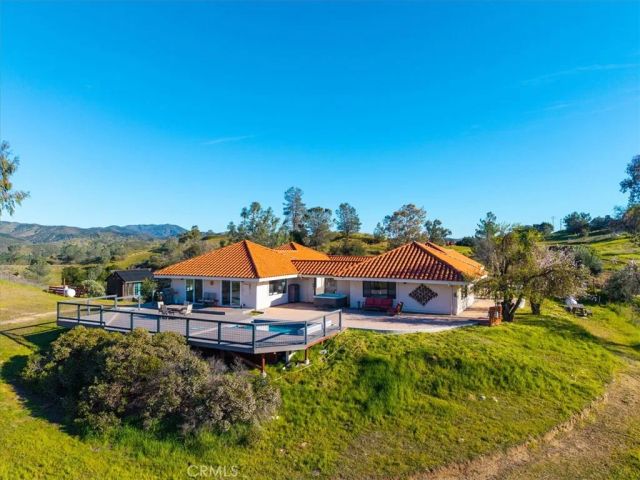 9750 Random Canyon Way, Creston, CA 93432