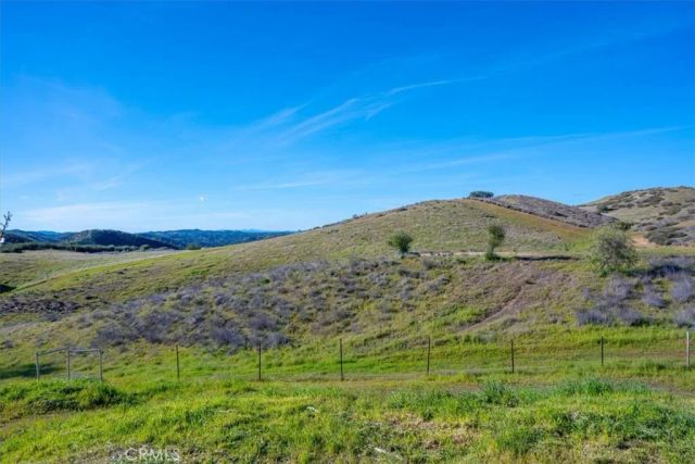 9750 Random Canyon Way, Creston, CA 93432
