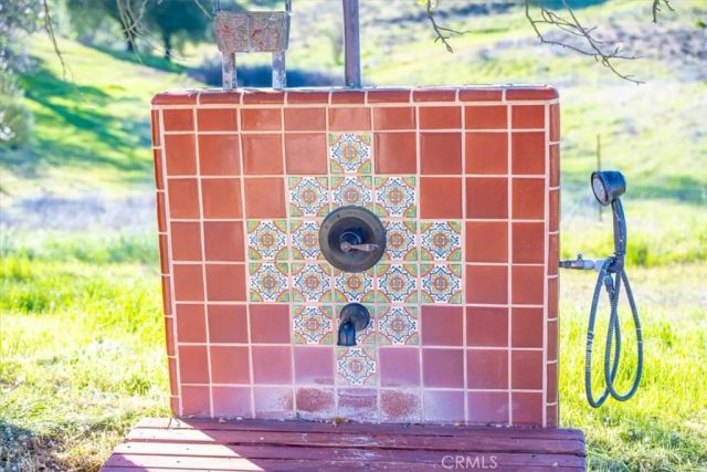 9750 Random Canyon Way, Creston, CA 93432