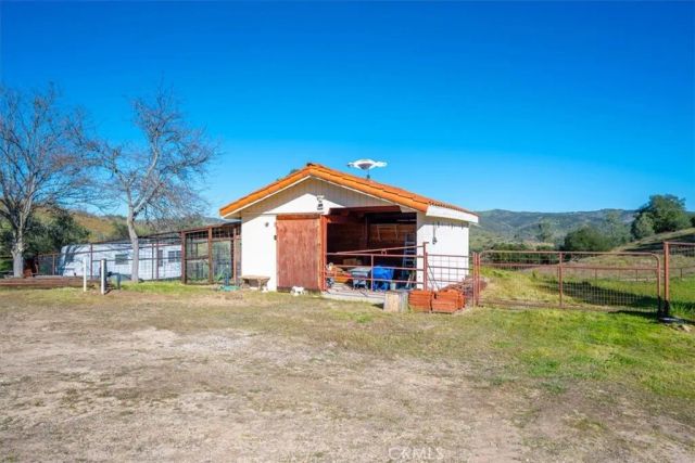 9750 Random Canyon Way, Creston, CA 93432