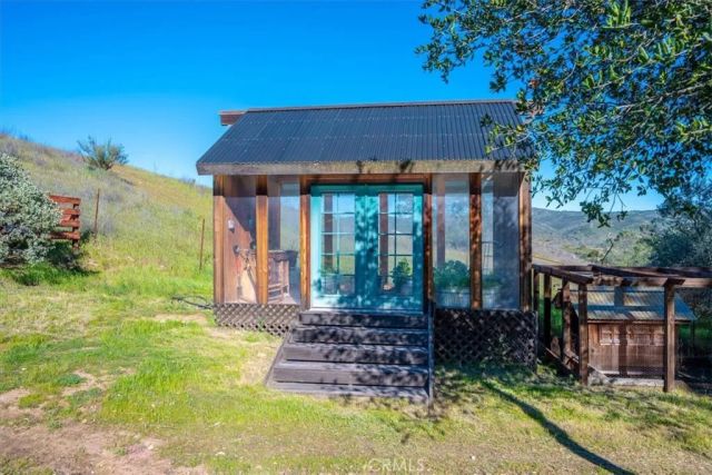 9750 Random Canyon Way, Creston, CA 93432