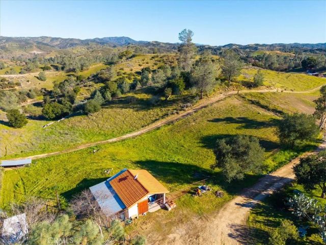 9750 Random Canyon Way, Creston, CA 93432