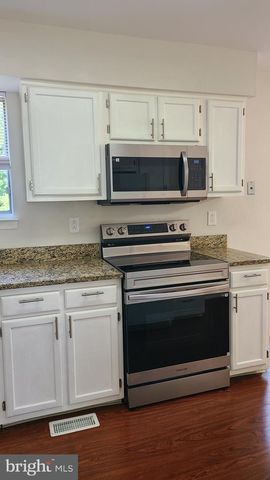 8113 WOODED GLEN CT, Ellicott City, MD 21043