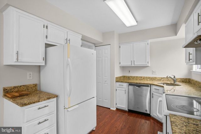 8113 WOODED GLEN CT, Ellicott City, MD 21043