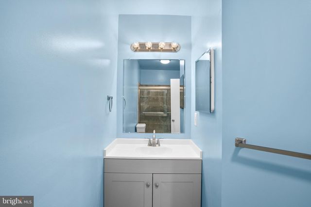 8113 WOODED GLEN CT, Ellicott City, MD 21043