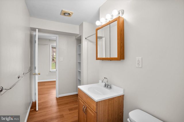 8113 WOODED GLEN CT, Ellicott City, MD 21043