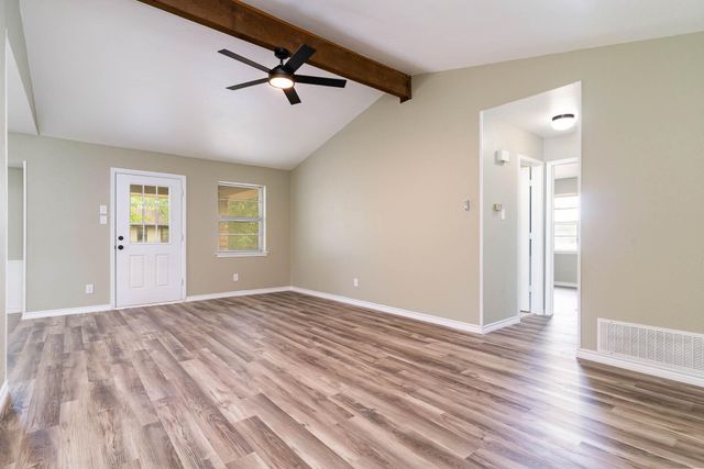 2 Finley Circle, Krum, TX 76249