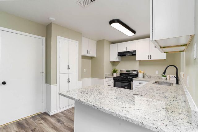 2 Finley Circle, Krum, TX 76249