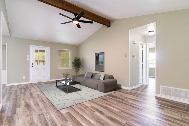 2 Finley Circle, Krum, TX 76249